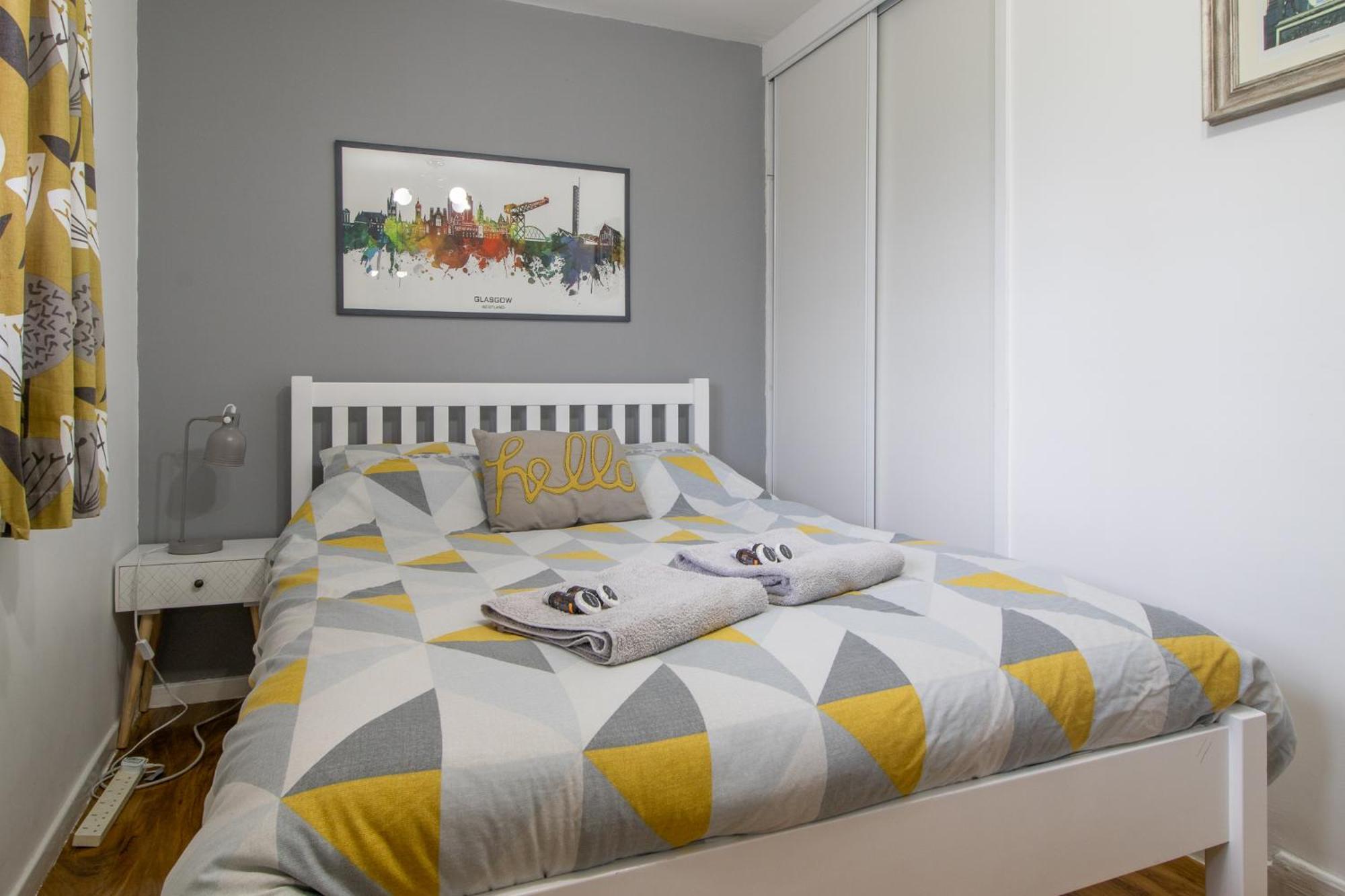 1 Bed Apartment Central Hamilton Free Wifi With Great Transport Links To Glasgow Bagian luar foto